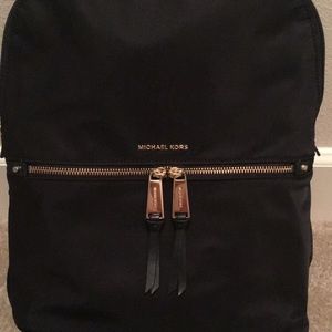 AUTHENTIC MICHAEL KORS MEDIUM SIZE BACKPACK